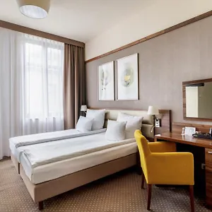 **** Hotel Golden Tulip Center Polen